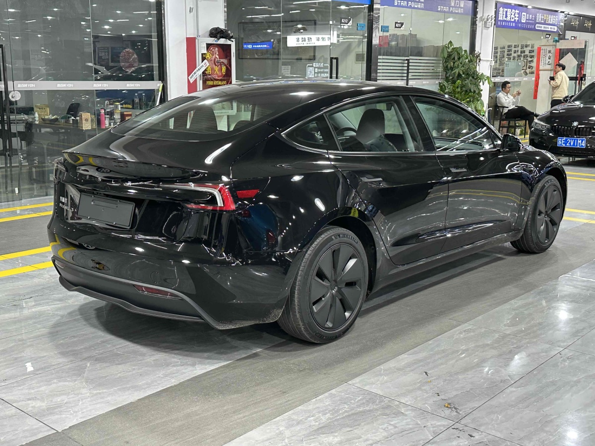 特斯拉 Model 3  2023款 煥新版 后輪驅(qū)動圖片