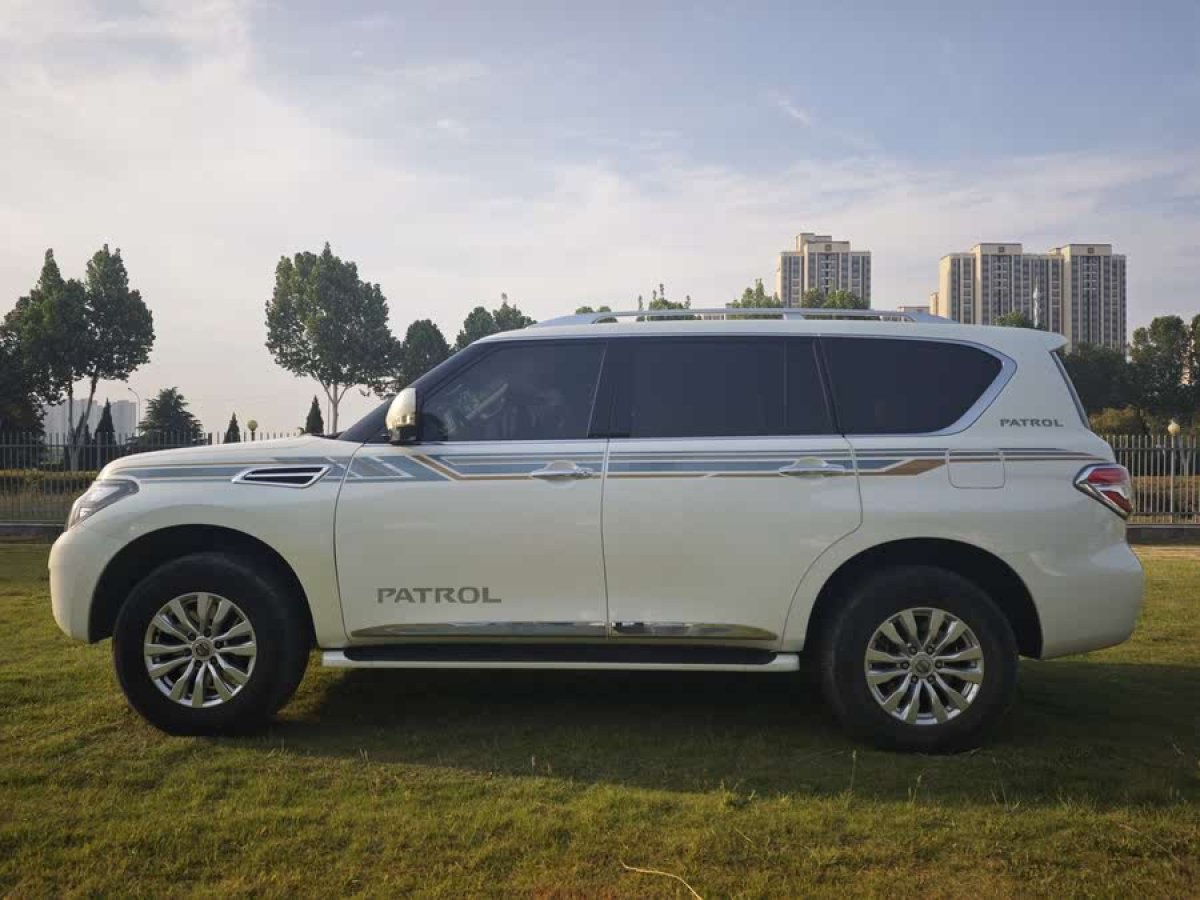 日產(chǎn) 途樂  2018款 4.0L 領(lǐng)英型圖片