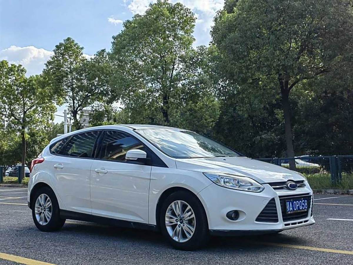 福特 ?？怂? 2012款 兩廂 1.6L 自動(dòng)舒適型圖片