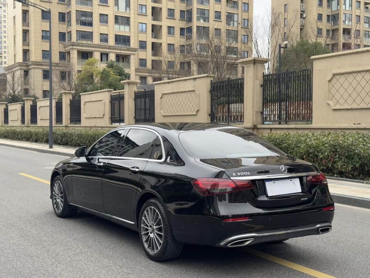 奔馳 奔馳E級(jí)  2022款 改款 E 260 L圖片