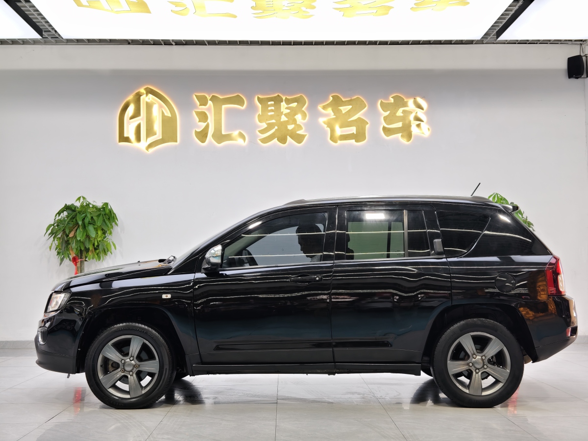 Jeep 指南者  2014款 改款 2.4L 四驅舒適版圖片