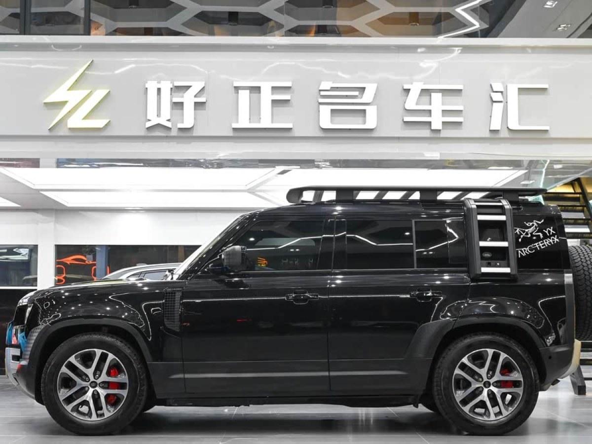 路虎 衛(wèi)士  2023款 改款 110 3.0T P400 暗黑特別版圖片