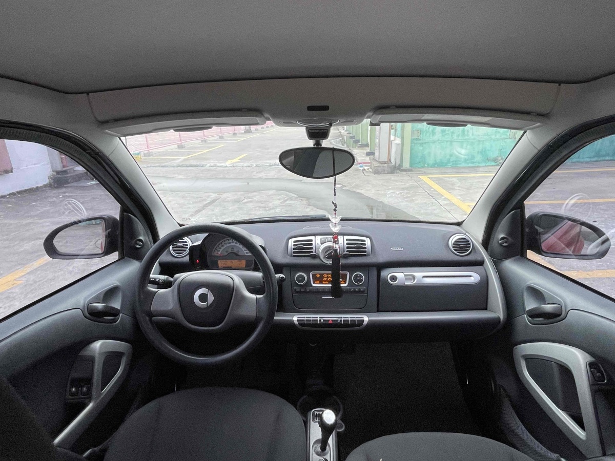 smart fortwo  2012款 1.0 MHD 硬頂標(biāo)準(zhǔn)版圖片