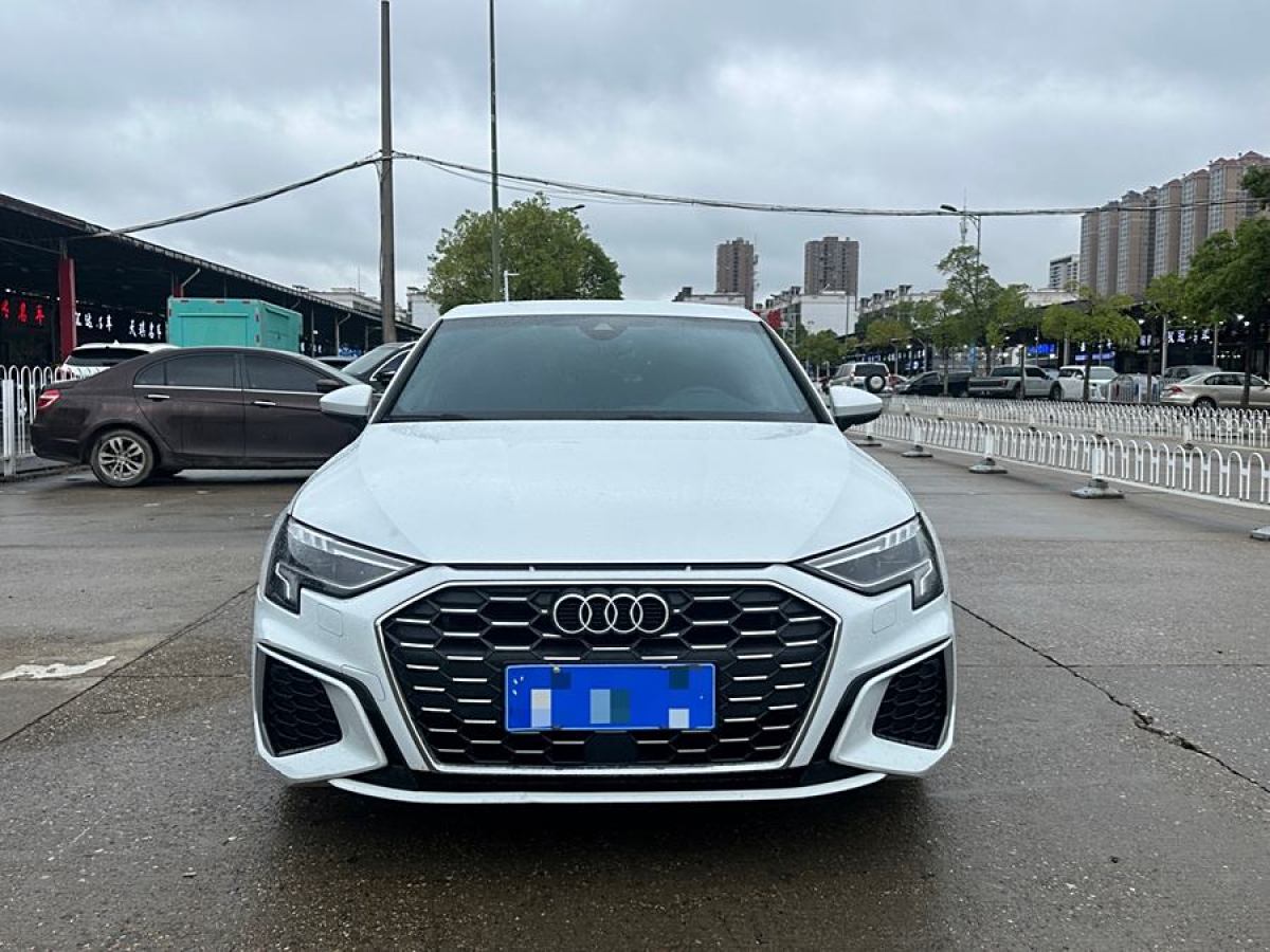 2021年12月奧迪 奧迪A3  2021款 Sportback 35 TFSI 進(jìn)取致雅型