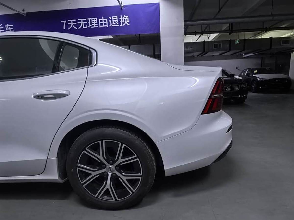 沃爾沃 V60  2023款 B4 智逸豪華版圖片