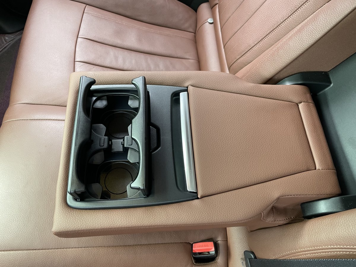 2015年8月宝马 宝马X6  2015款 xDrive35i 豪华型