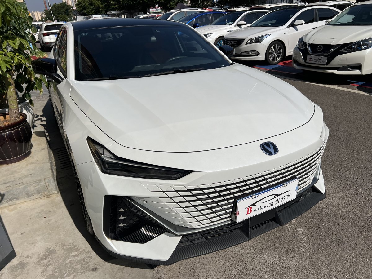 長(zhǎng)安 長(zhǎng)安UNI-V  2022款 1.5T 運(yùn)動(dòng)版圖片