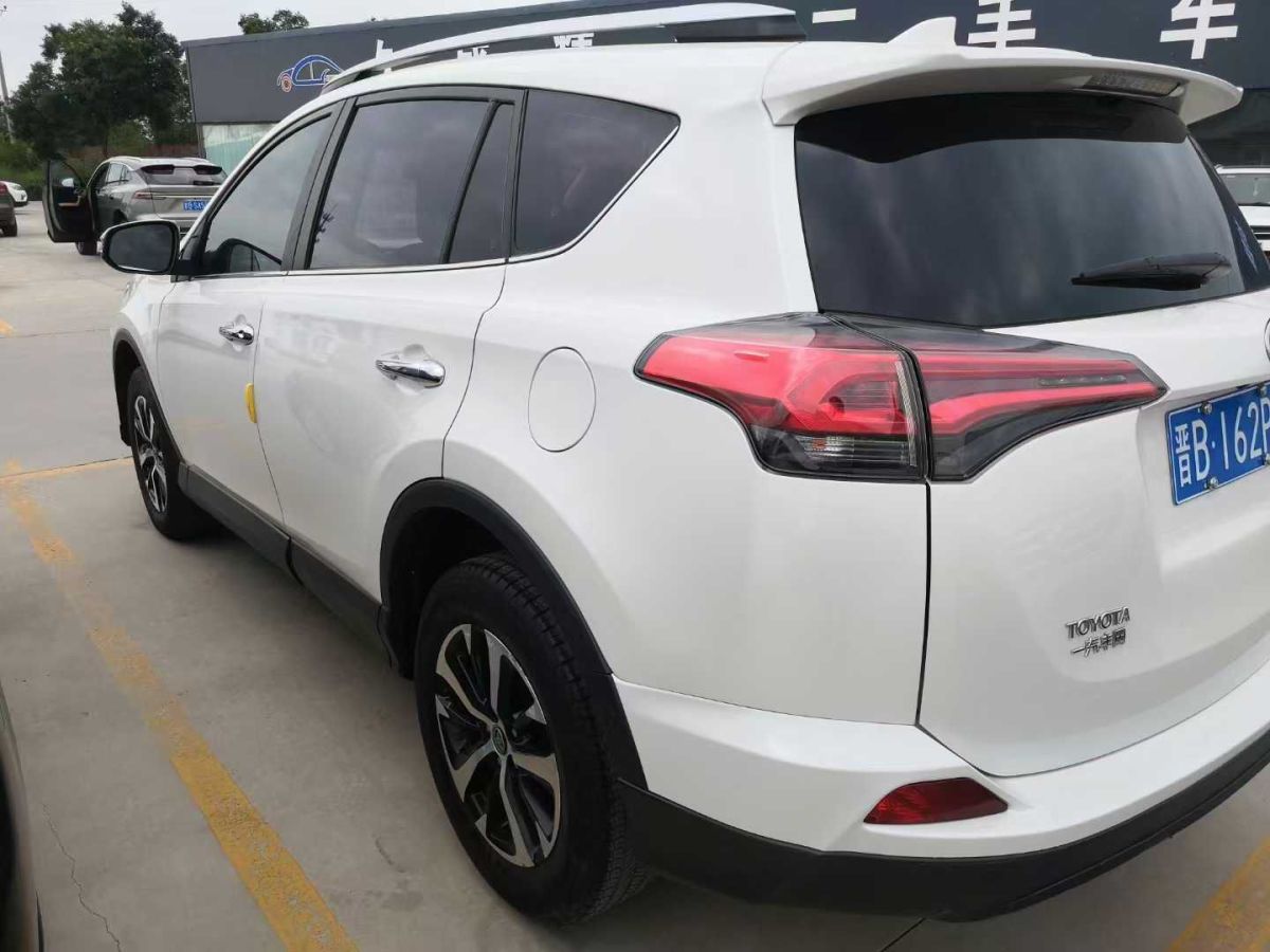 豐田 RAV4 圖片