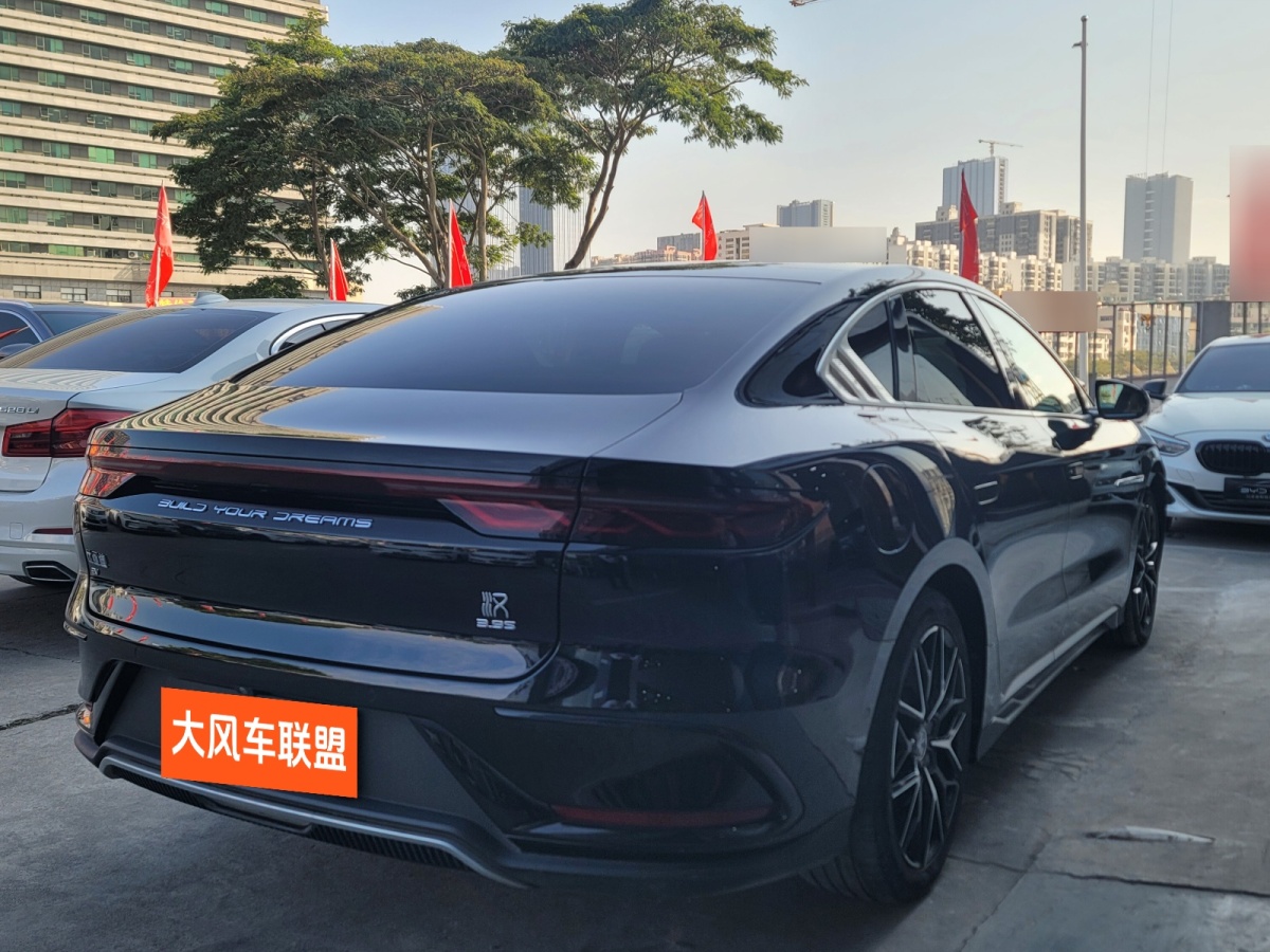 比亞迪 漢  2022款 EV 創(chuàng)世版 610KM四驅(qū)尊享型圖片