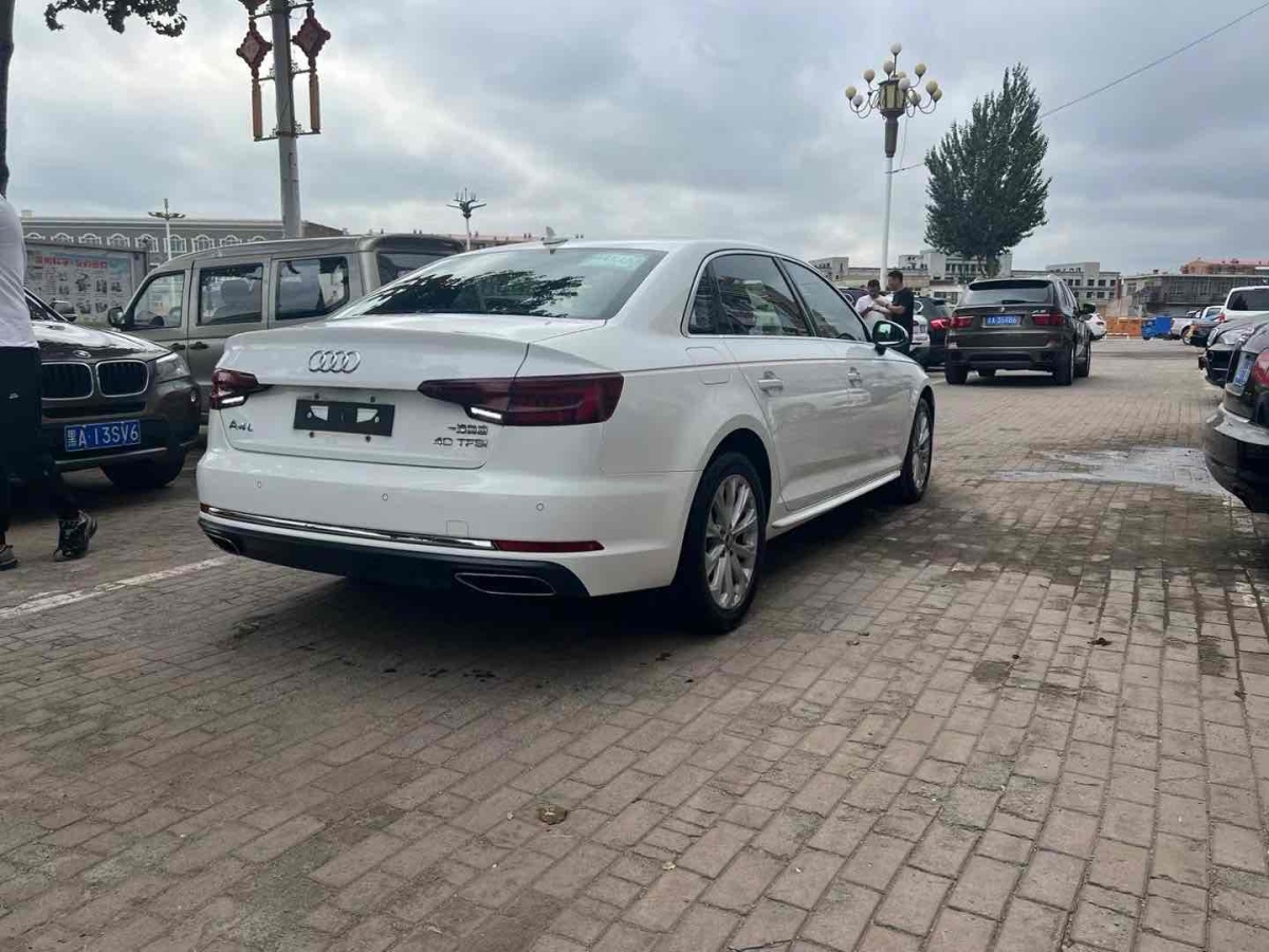 奧迪 奧迪A4L  2019款 40 TFSI 進(jìn)取型 國VI圖片