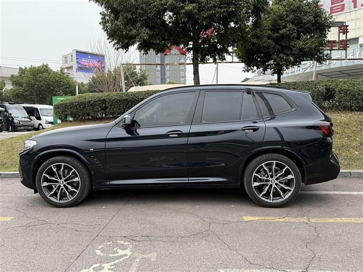 寶馬 寶馬X3  2023款 xDrive30i 領(lǐng)先型 M曜夜套裝圖片