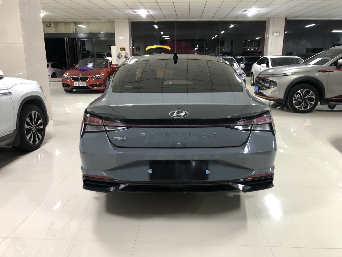 現(xiàn)代 伊蘭特  2022款 1.5L CVT LUX尊貴版圖片