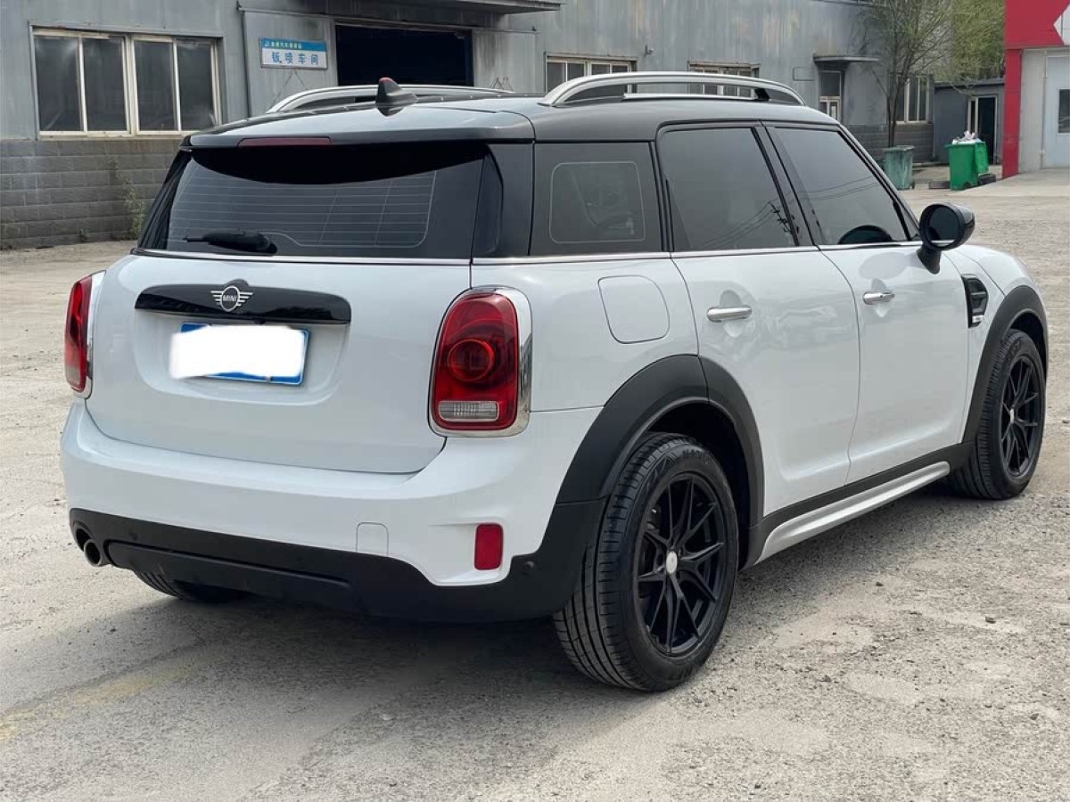 MINI COUNTRYMAN  2019款 1.5T COOPER ALL4 經(jīng)典派周末旅行版圖片