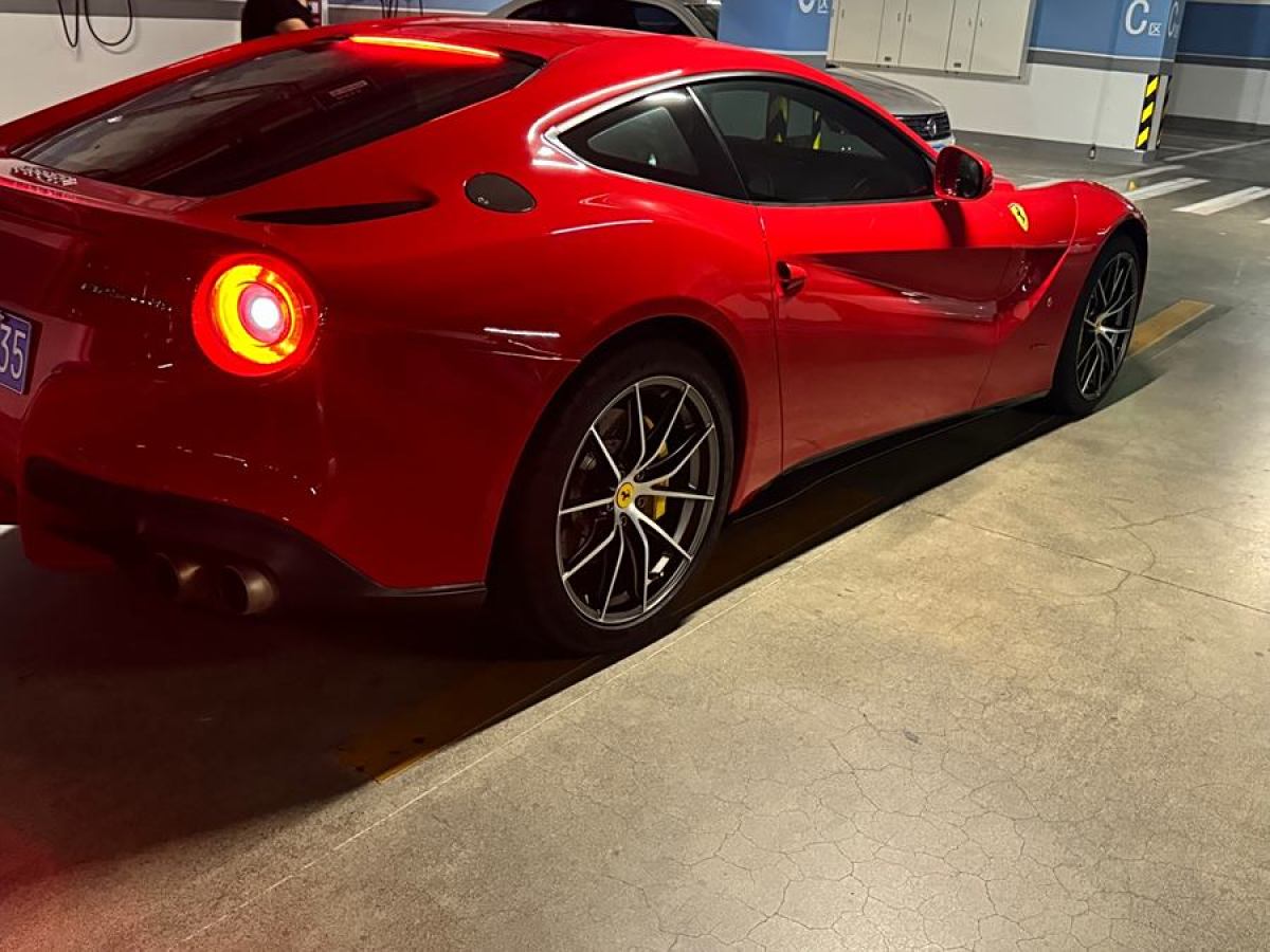 法拉利 F12berlinetta  2013款 6.3L 標準型圖片