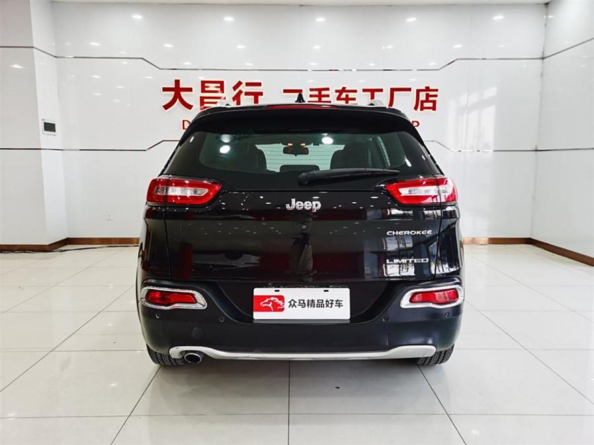 2017年9月Jeep 自由光  2017款 2.0L 優(yōu)越版