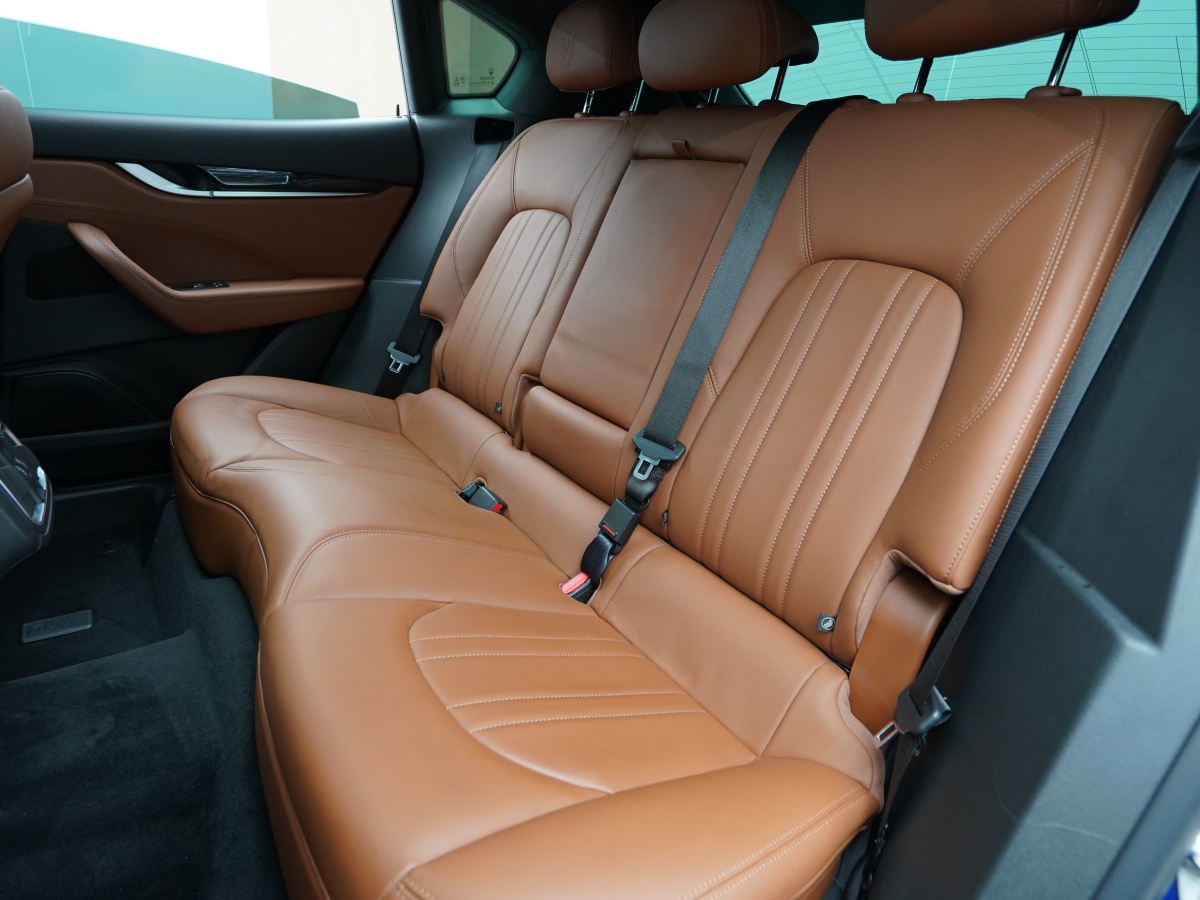 瑪莎拉蒂 Levante  2018款 3.0T 350Hp 標(biāo)準(zhǔn)版圖片