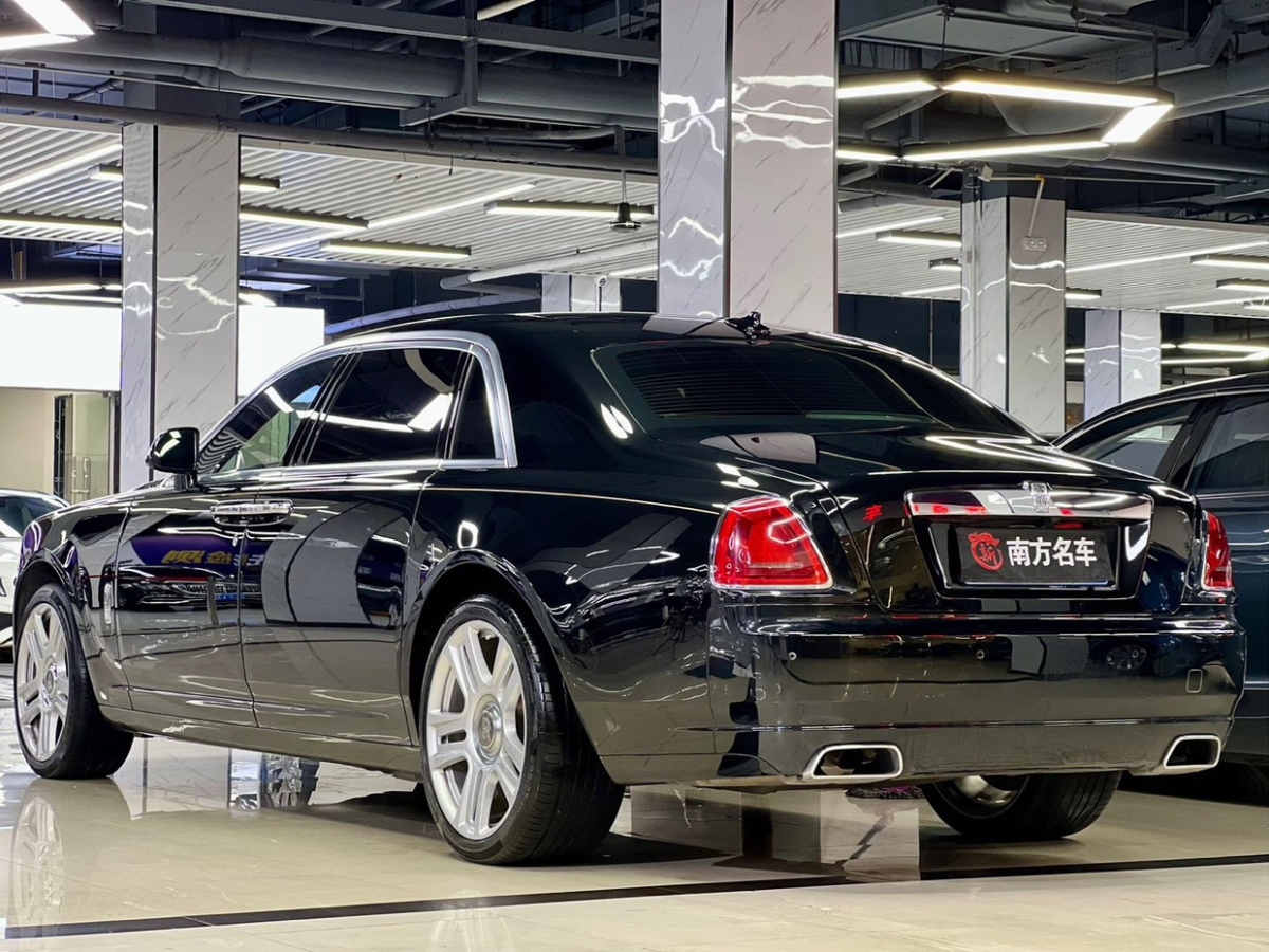 Rolls-Royce Gust2018 6.6t black Badge图片