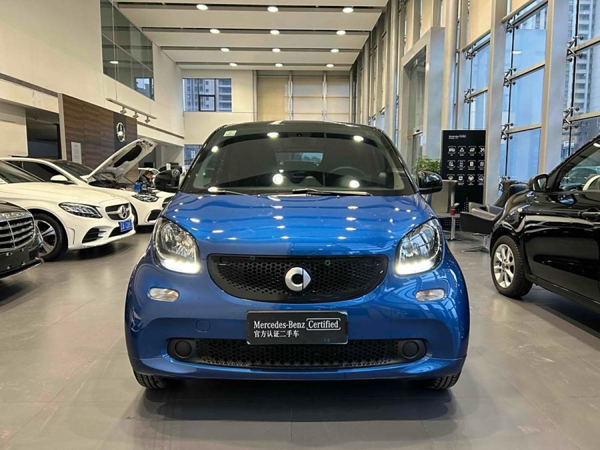 smart fortwo  2019款 0.9T 66千瓦硬頂先鋒版 國VI圖片