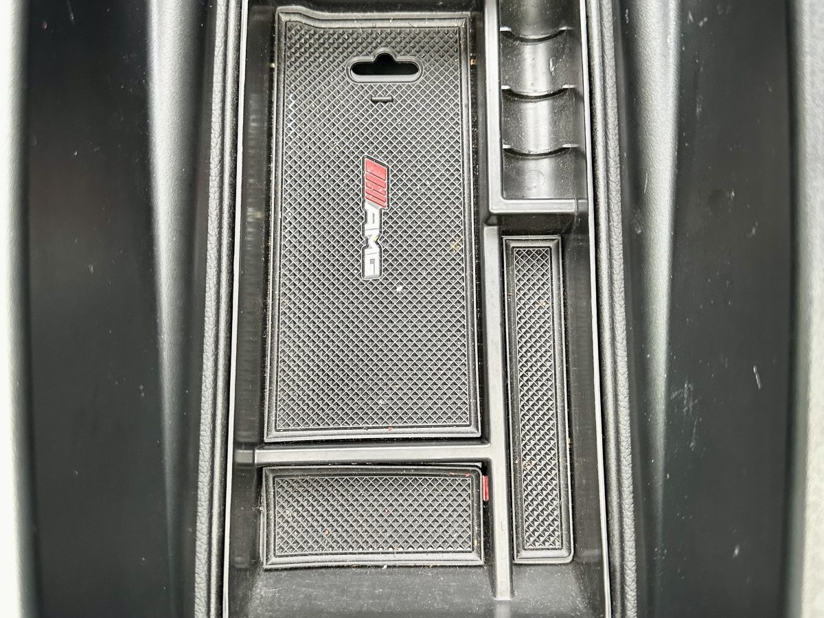 2019年6月奔驰 奔驰E级  2019款 改款 E 300 L 运动豪华型
