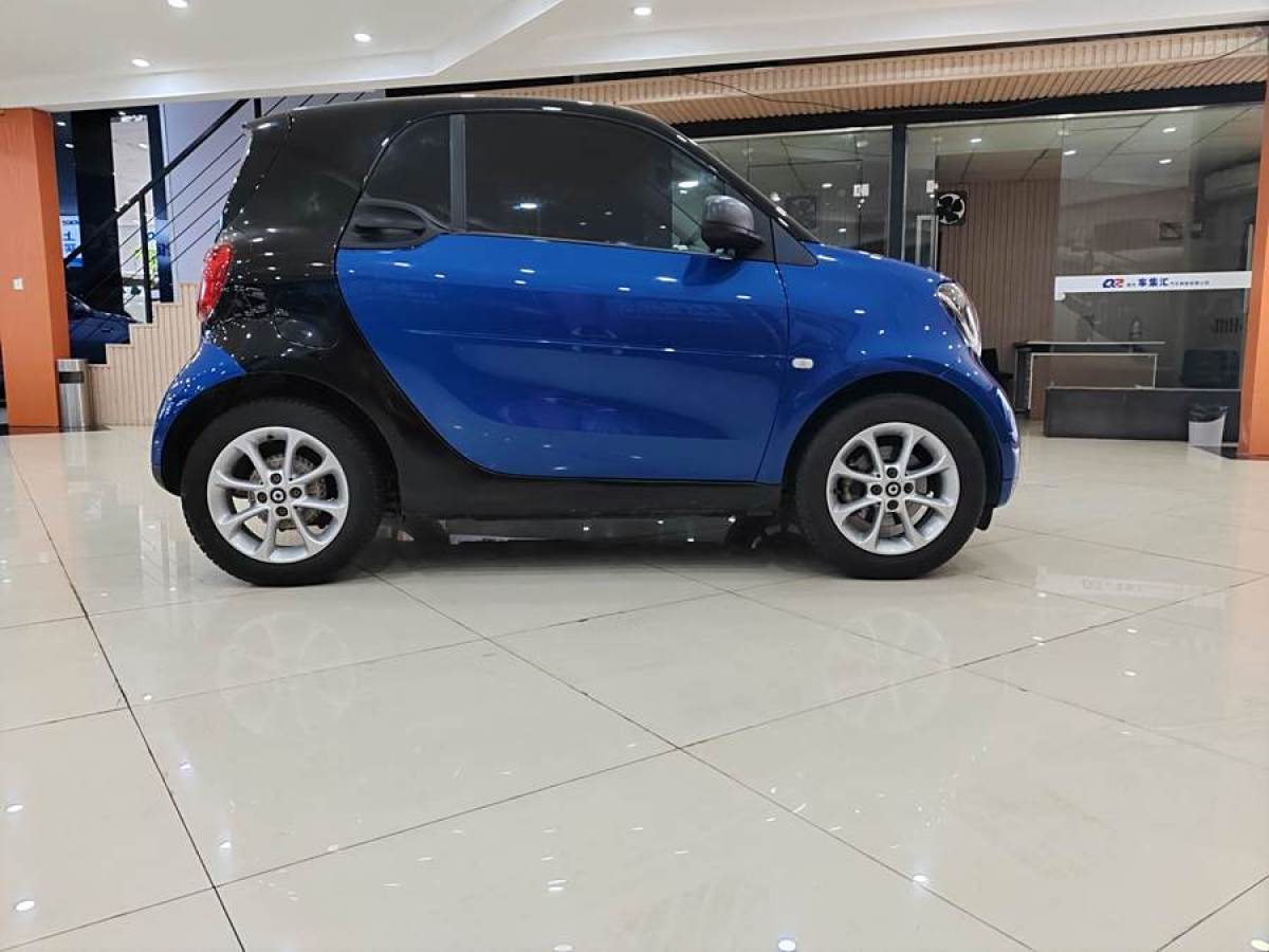 smart fortwo  2015款 1.0L 52千瓦硬頂靈動(dòng)版圖片