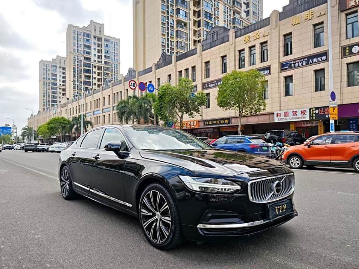 2021年7月沃爾沃 S90  2022款 B5 智遠(yuǎn)豪華版