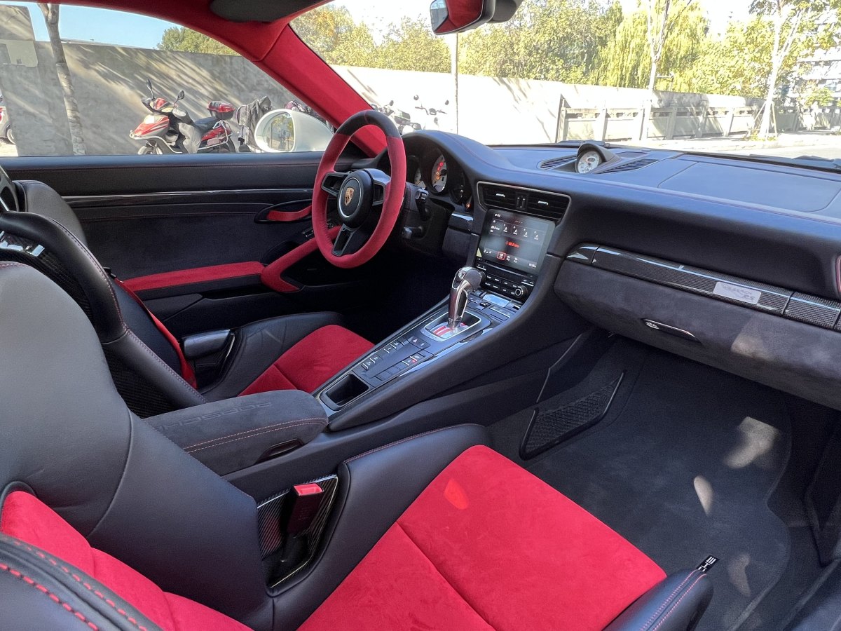 2019年4月保时捷 911  2018款 GT2 RS 3.8T