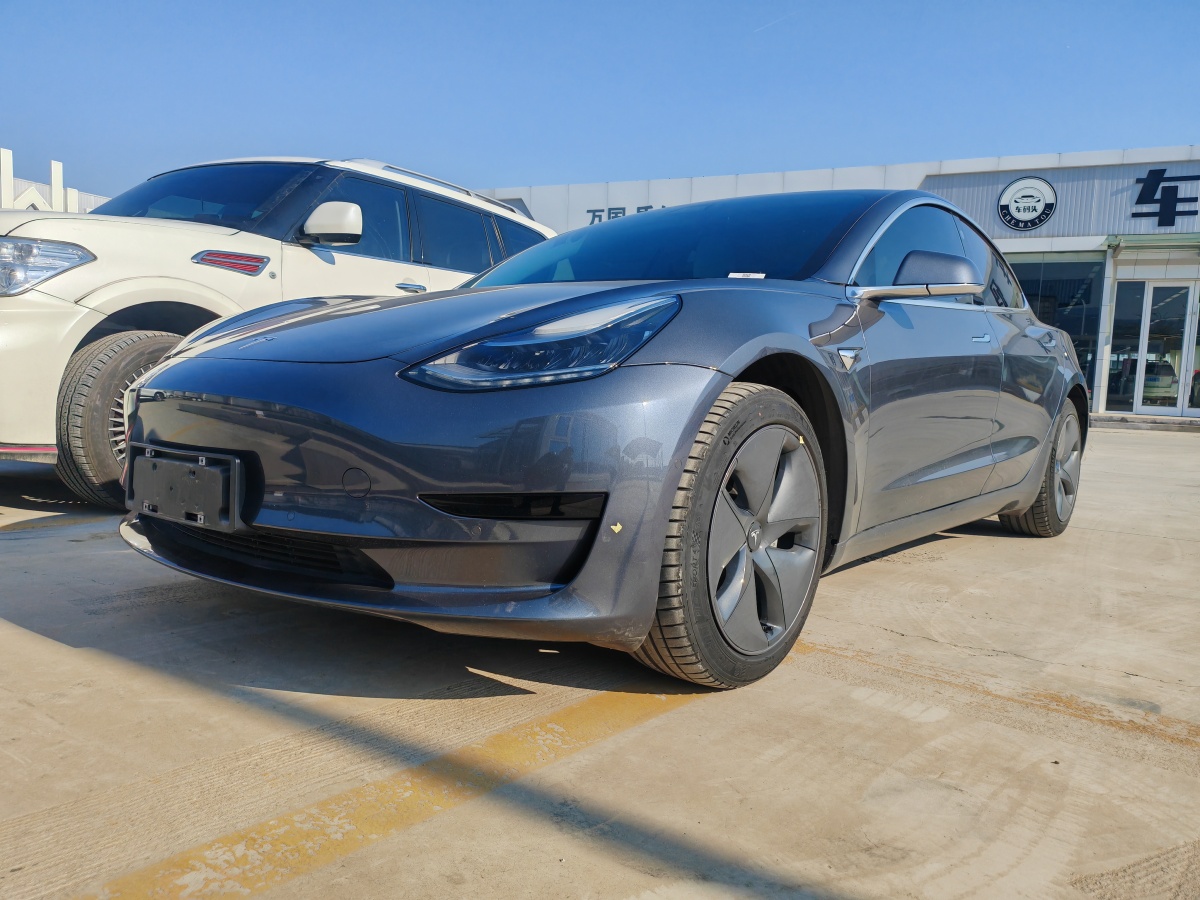 特斯拉 Model 3  2019款 標(biāo)準(zhǔn)續(xù)航后驅(qū)升級(jí)版圖片