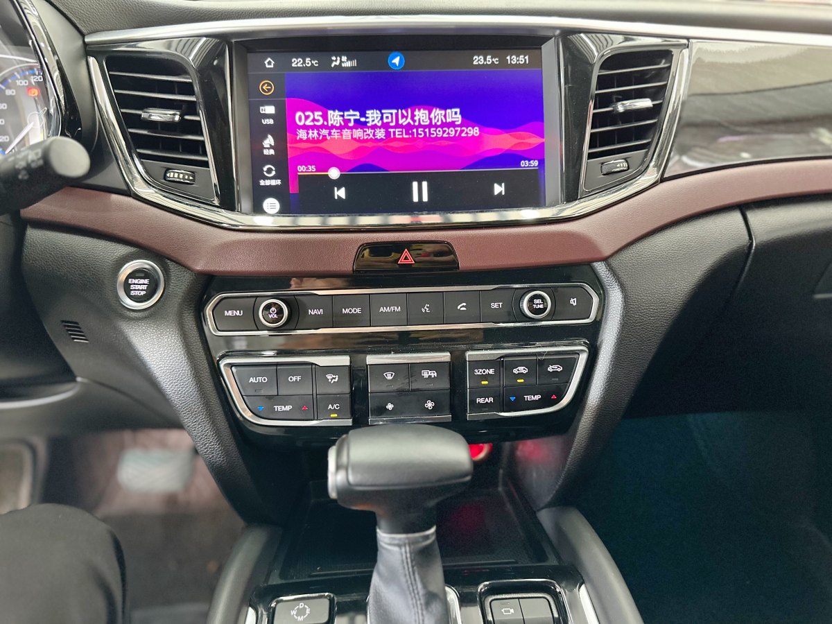 广汽传祺 GS8  2017款 320T 两驱豪华智联版图片