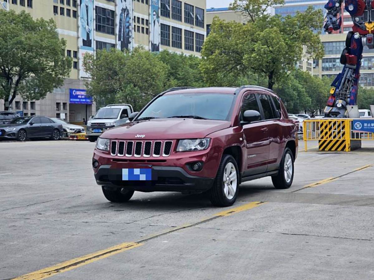 2015年3月Jeep 指南者  2014款 改款 2.0L 兩驅(qū)進(jìn)取版