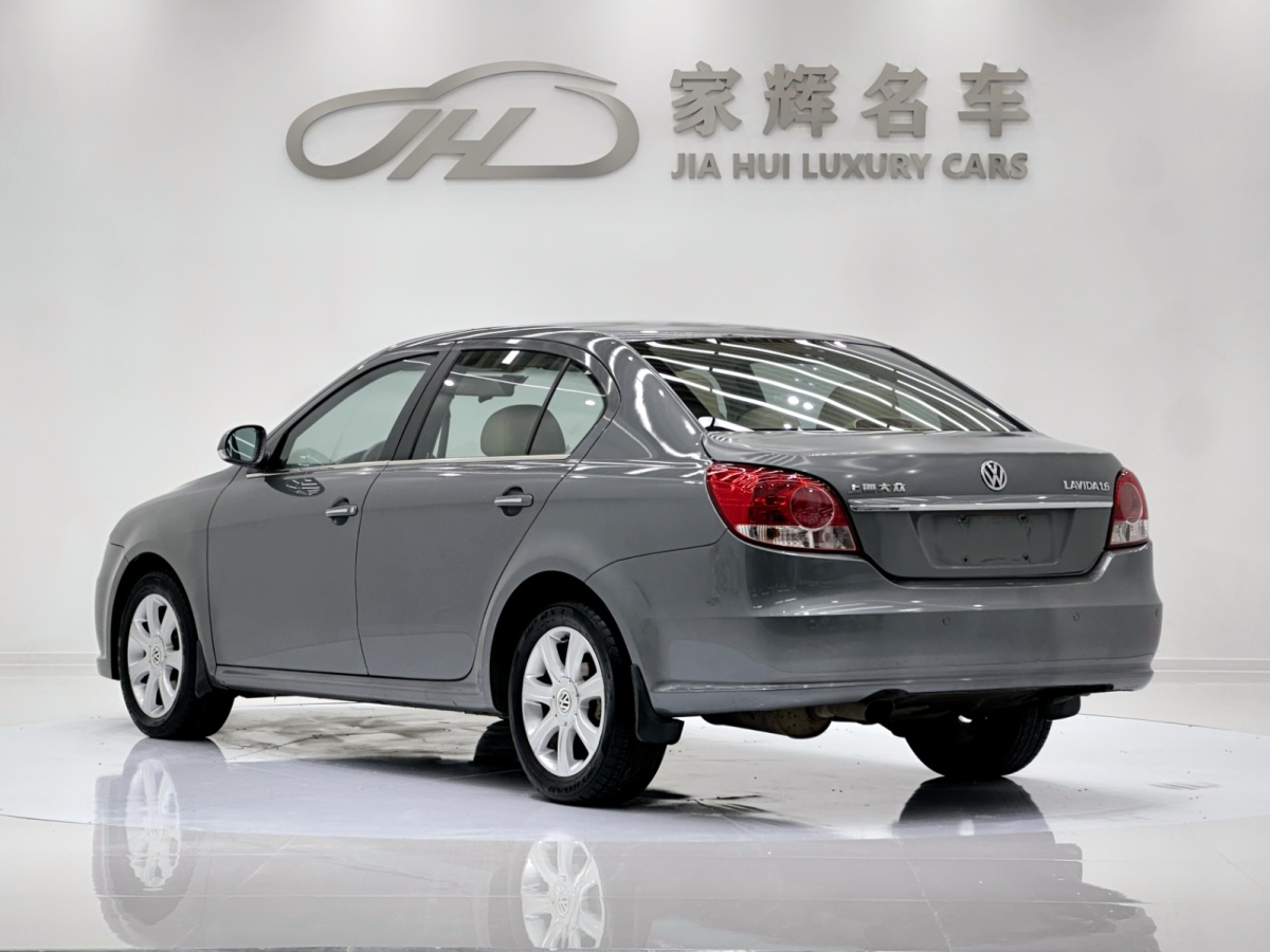 大眾 朗逸  2013款 1.4 TSI 豪華導(dǎo)航版圖片