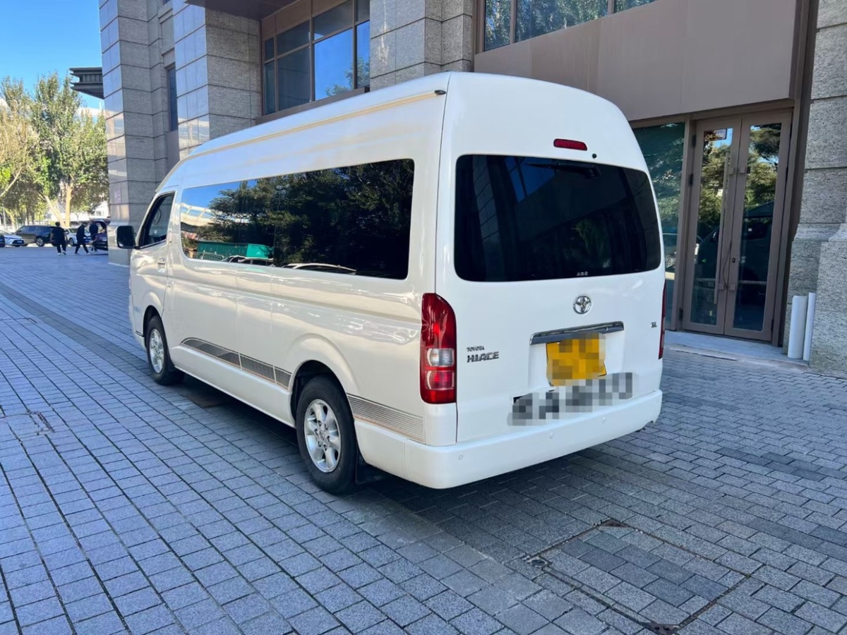 2009年12月豐田 HIACE  2011款 2.7L自動(dòng)標(biāo)準(zhǔn)版13座