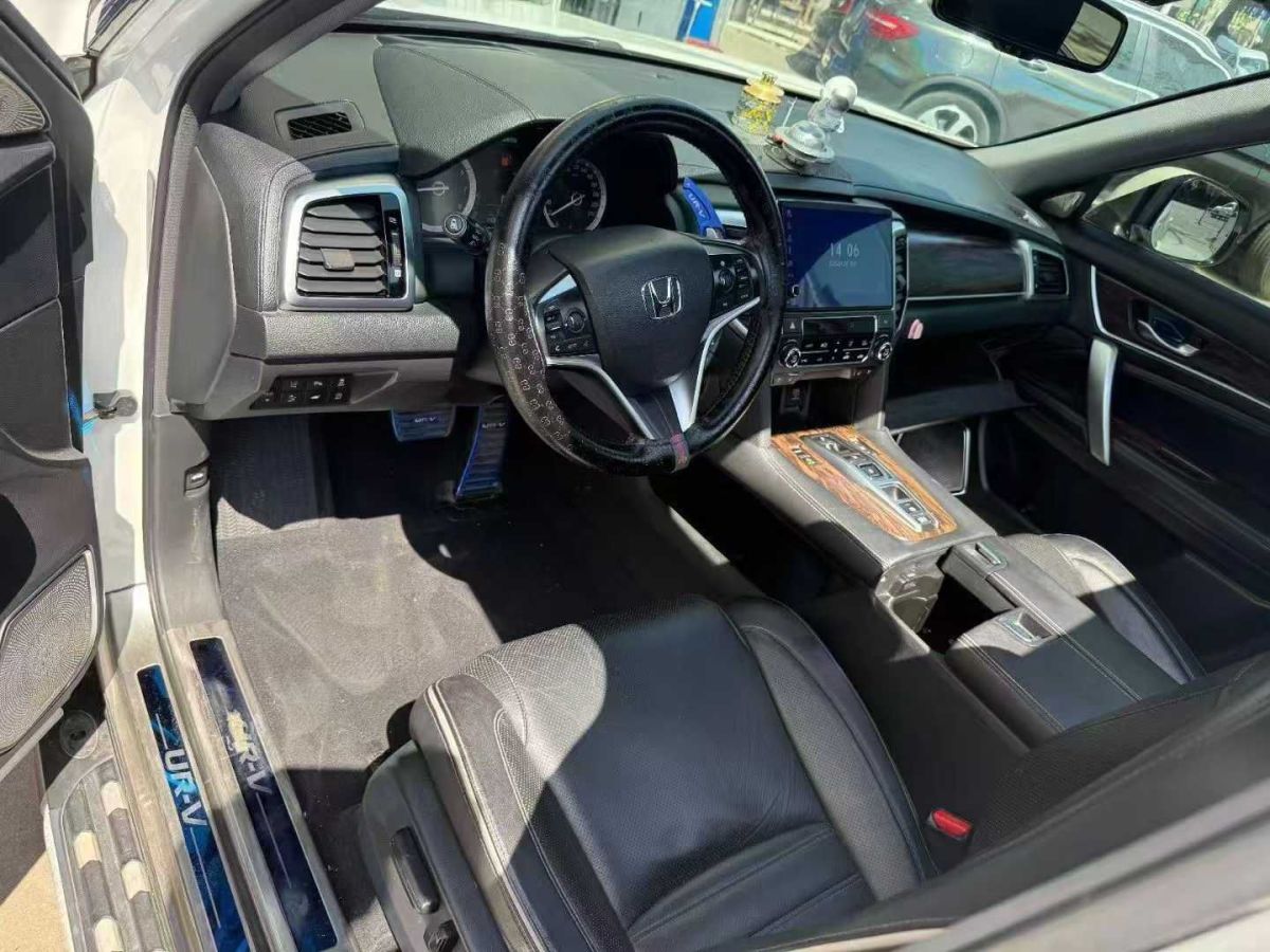 本田 CR-V  2018款 240TURBO CVT兩驅(qū)舒適版圖片