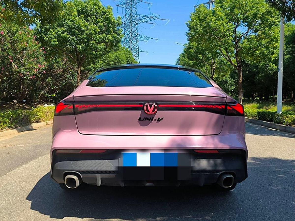 長(zhǎng)安 長(zhǎng)安UNI-V  2022款 1.5T 尊貴型圖片