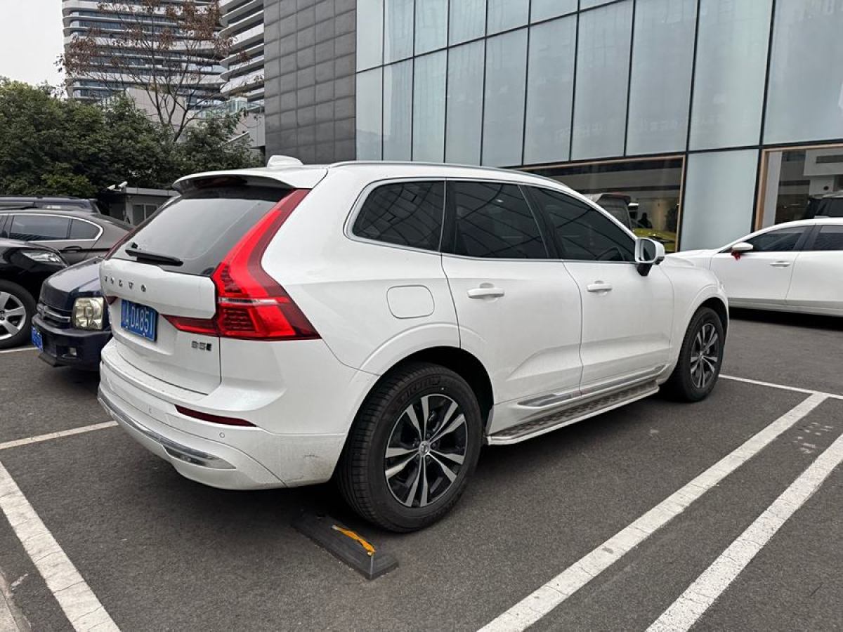 沃爾沃 XC60  2023款 B5 四驅(qū)智逸豪華版圖片