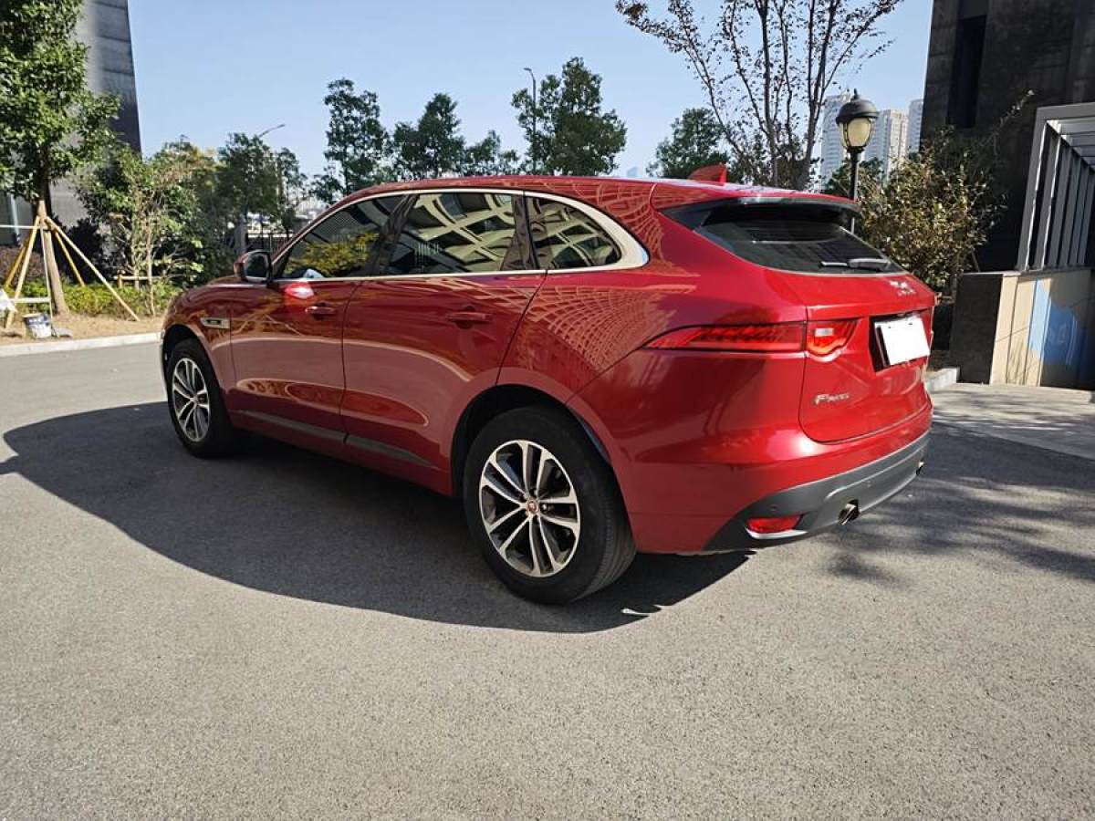 捷豹 F-PACE  2016款 2.0T 兩驅(qū)R-Sport運(yùn)動(dòng)版圖片