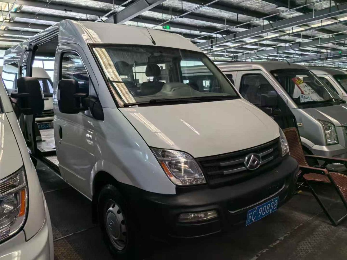上汽大通 V80  2020款 2.0T AMT PLUS城市版短軸超低頂5/6座圖片