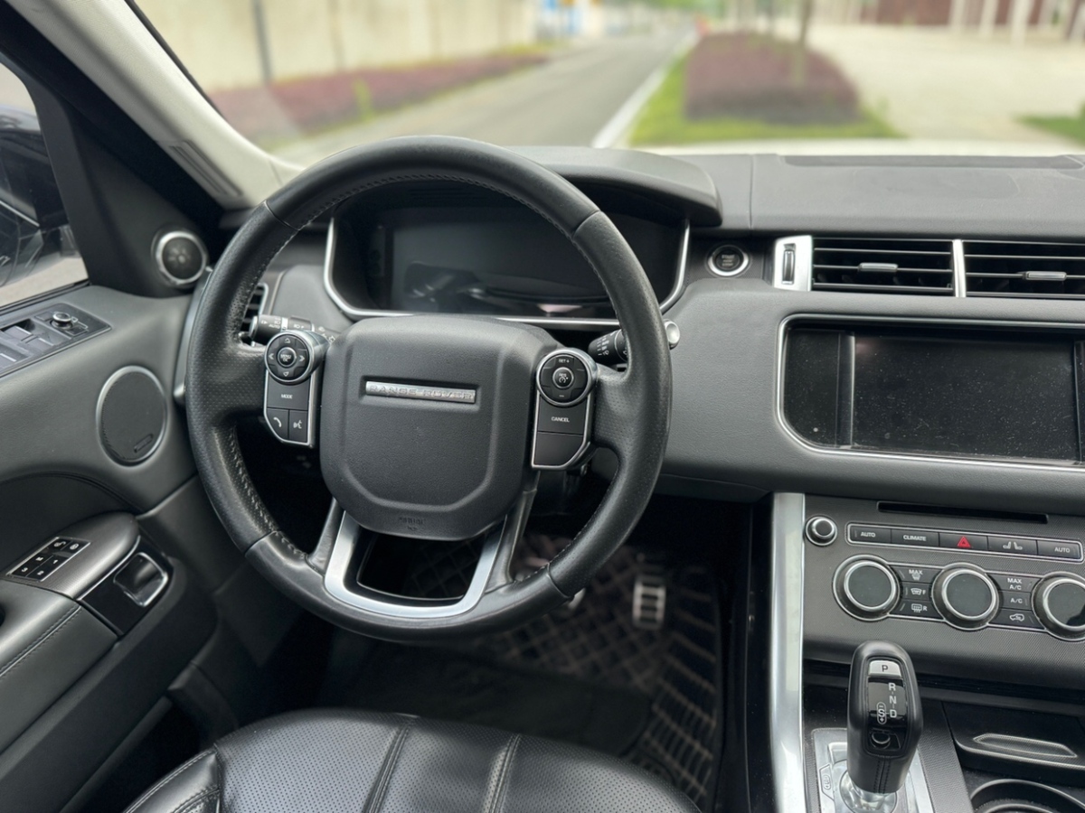 路虎 攬勝運(yùn)動版  2014款 3.0 V6 SC HSE DYNAMIC圖片
