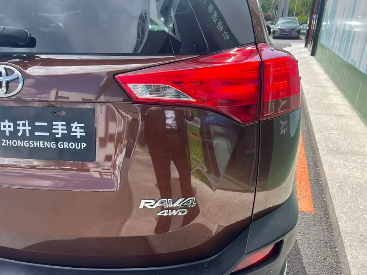 豐田 RAV4榮放  2013款 2.0L CVT四驅(qū)新銳版圖片