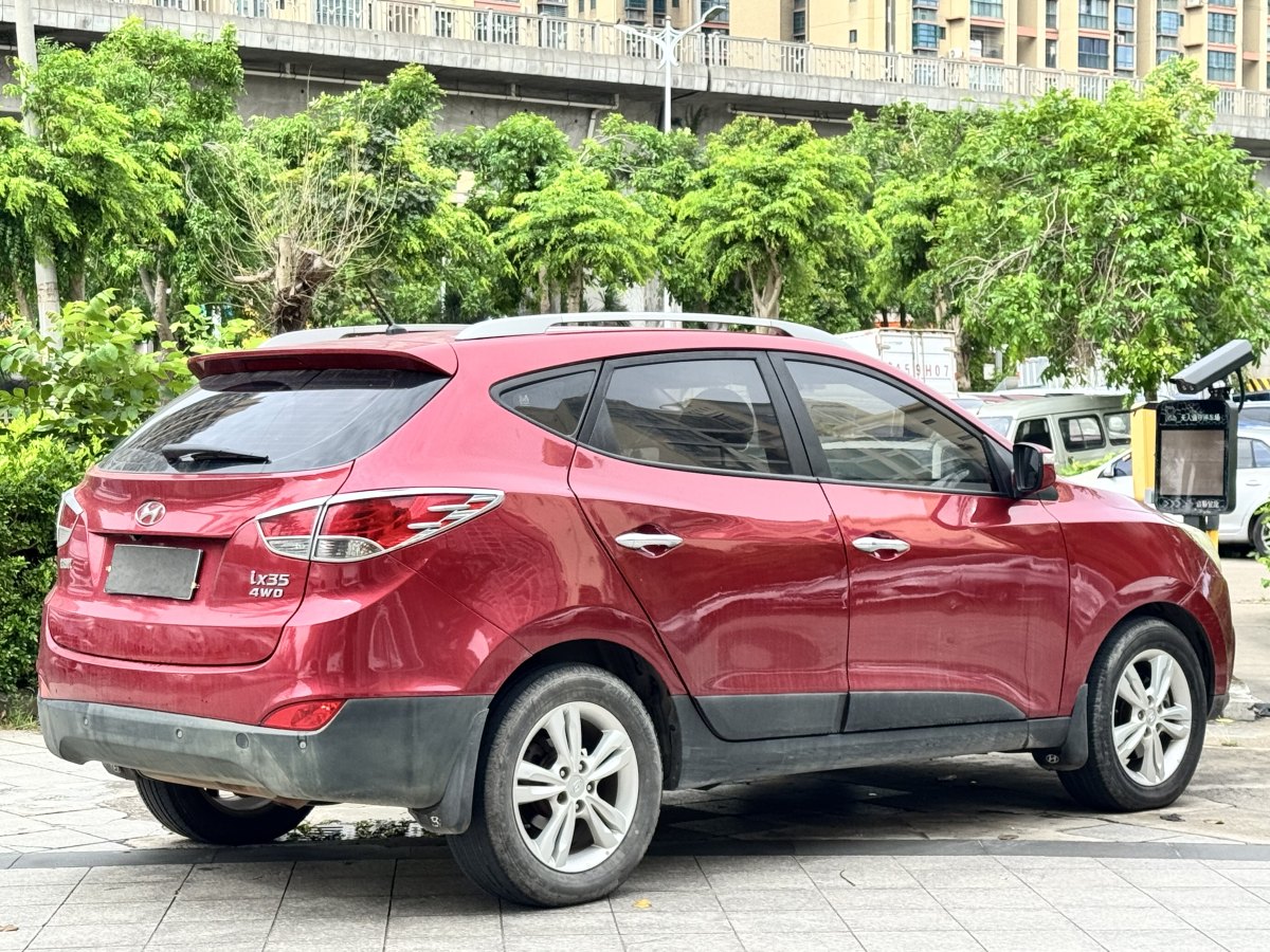 現(xiàn)代 ix35  2010款 2.0L 自動兩驅(qū)精英版GLS圖片