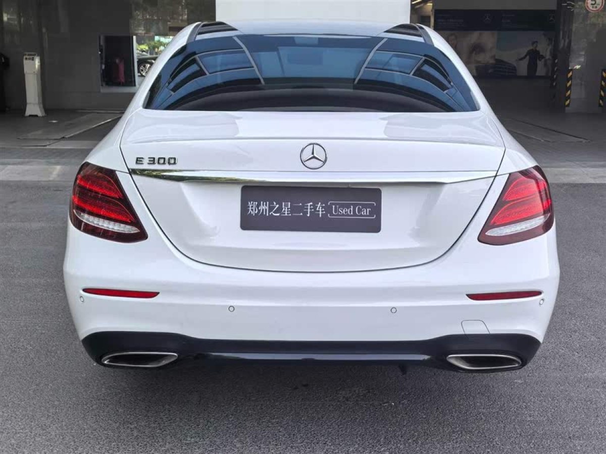 奔馳 奔馳E級  2017款 改款 E 300 運(yùn)動型圖片