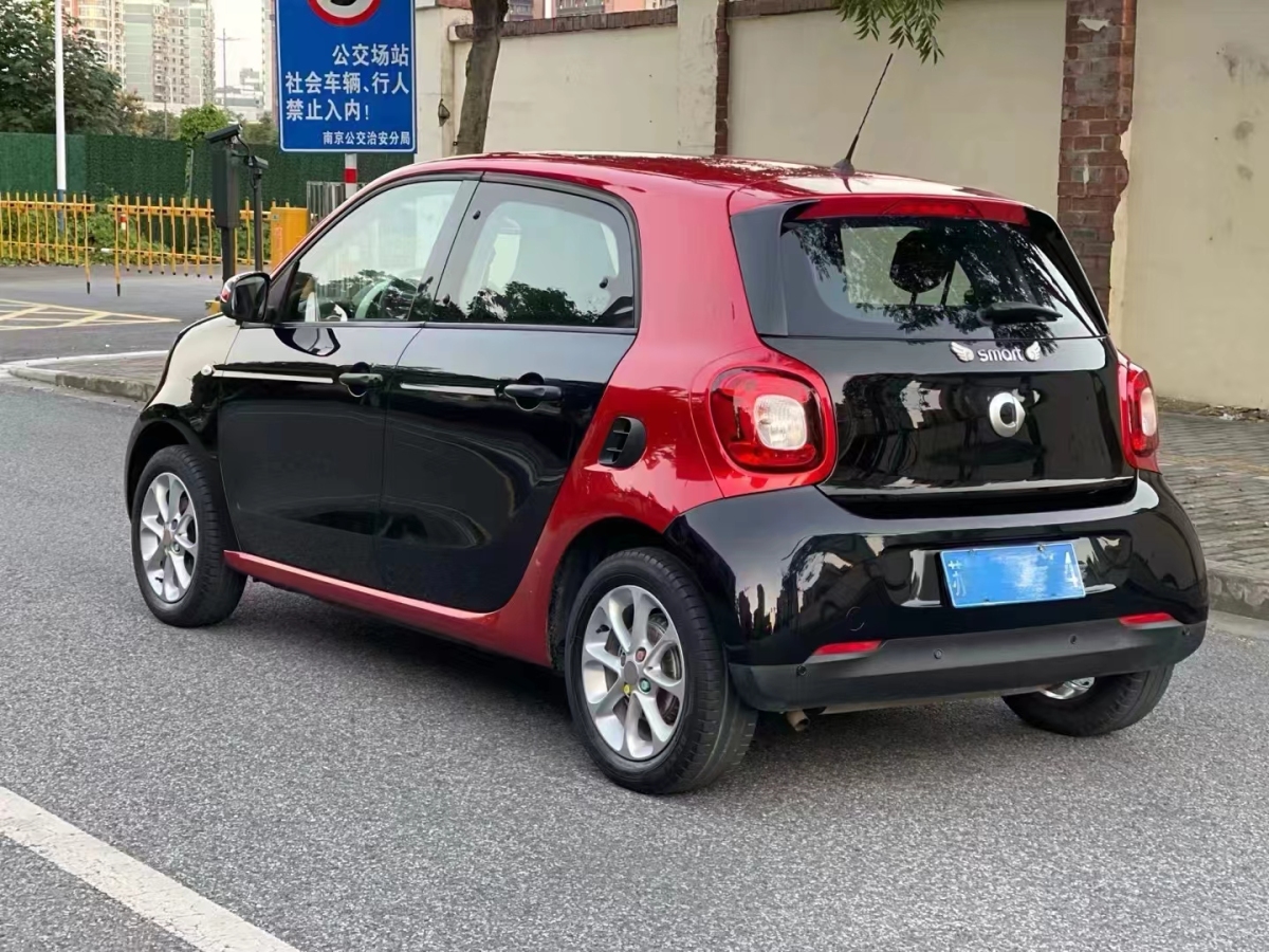 2018年2月smart forfour  2018款 1.0L 52千瓦靈動(dòng)版