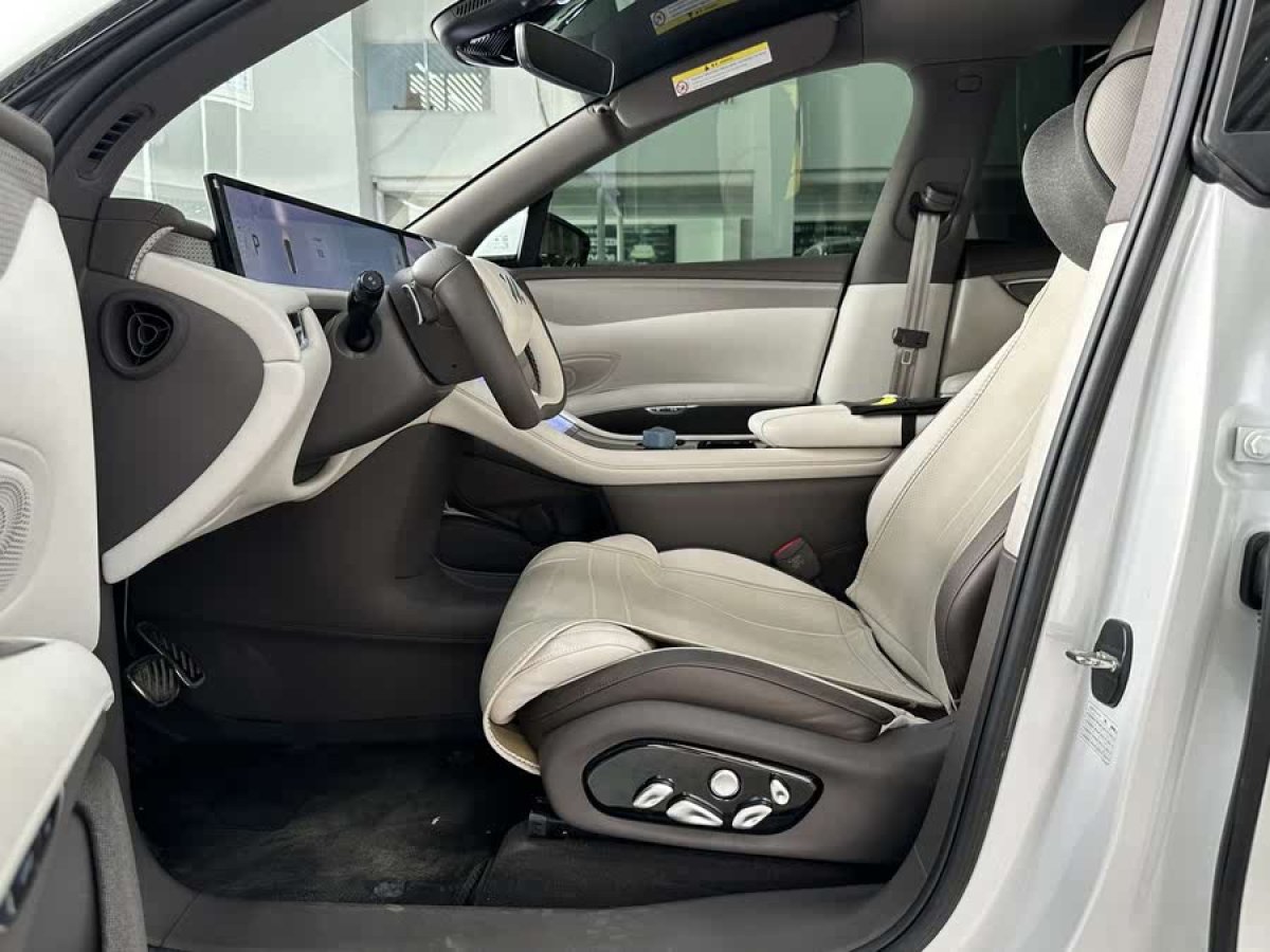 智己 智己LS7  2023款 90kWh Elite后驅(qū)版圖片