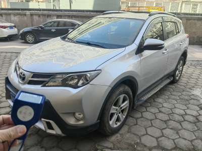 2014年12月 豐田 RAV4榮放 2.0L CVT兩驅(qū)都市版圖片