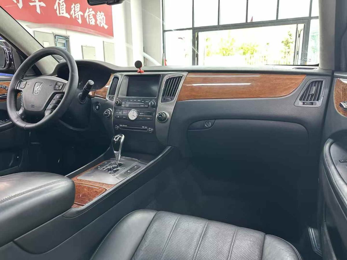 現(xiàn)代 雅科仕  2010款 5.0 加長(zhǎng)版圖片