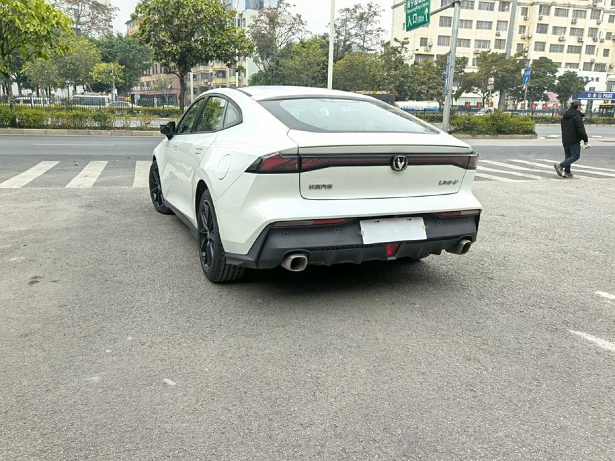 長安 長安UNI-V  2022款 1.5T 智慧領(lǐng)航型圖片