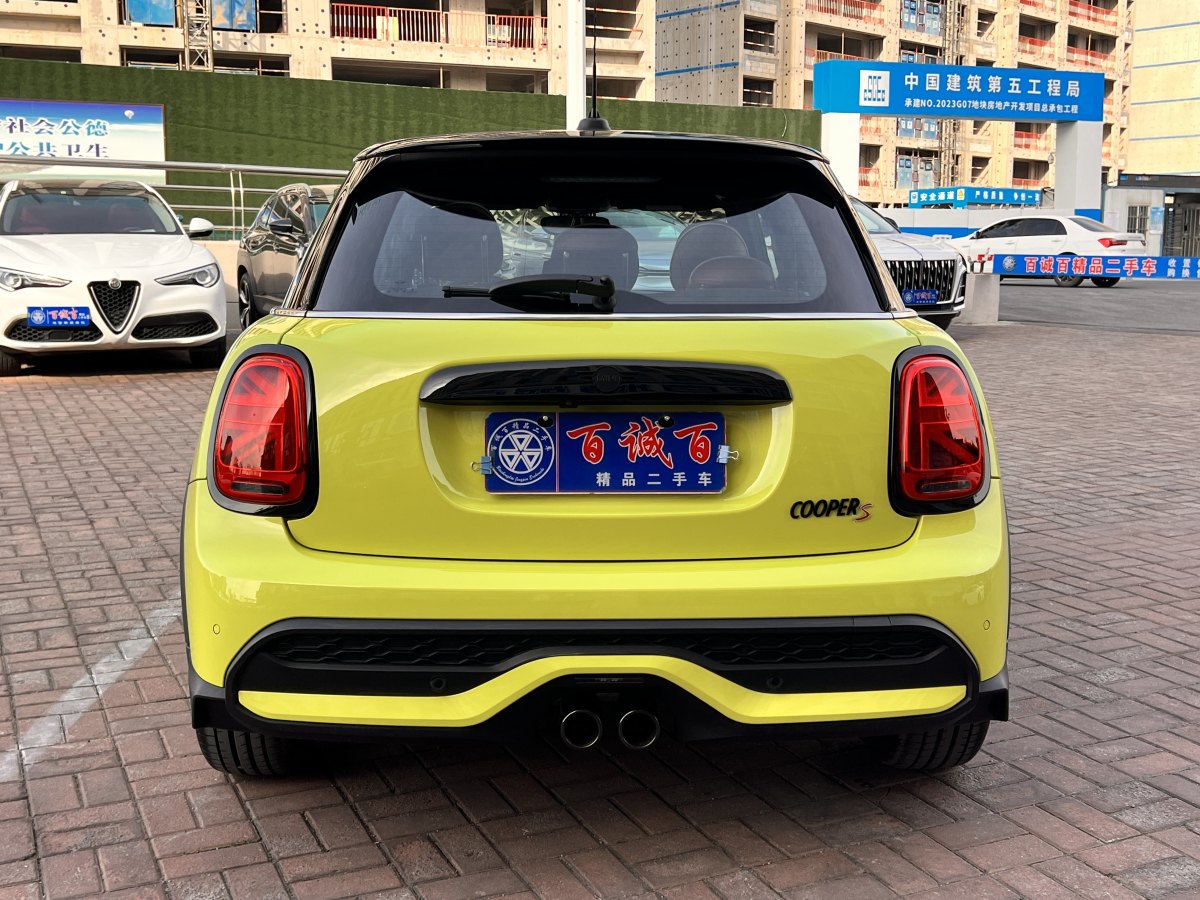 MINI MINI  2023款 改款 2.0T COOPER S 藝術(shù)家 五門版圖片