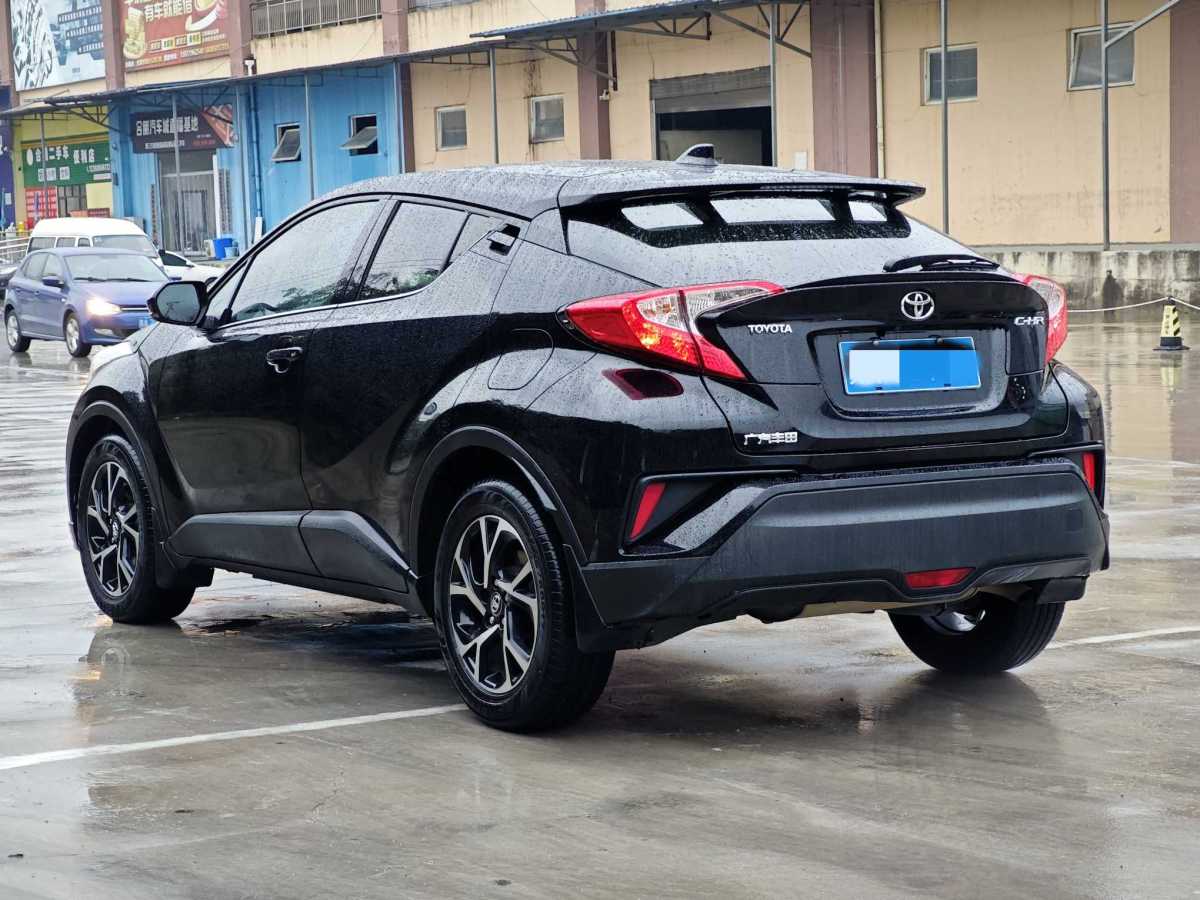 豐田 C-HR  2018款 2.0L 領(lǐng)先天窗版 國(guó)VI圖片