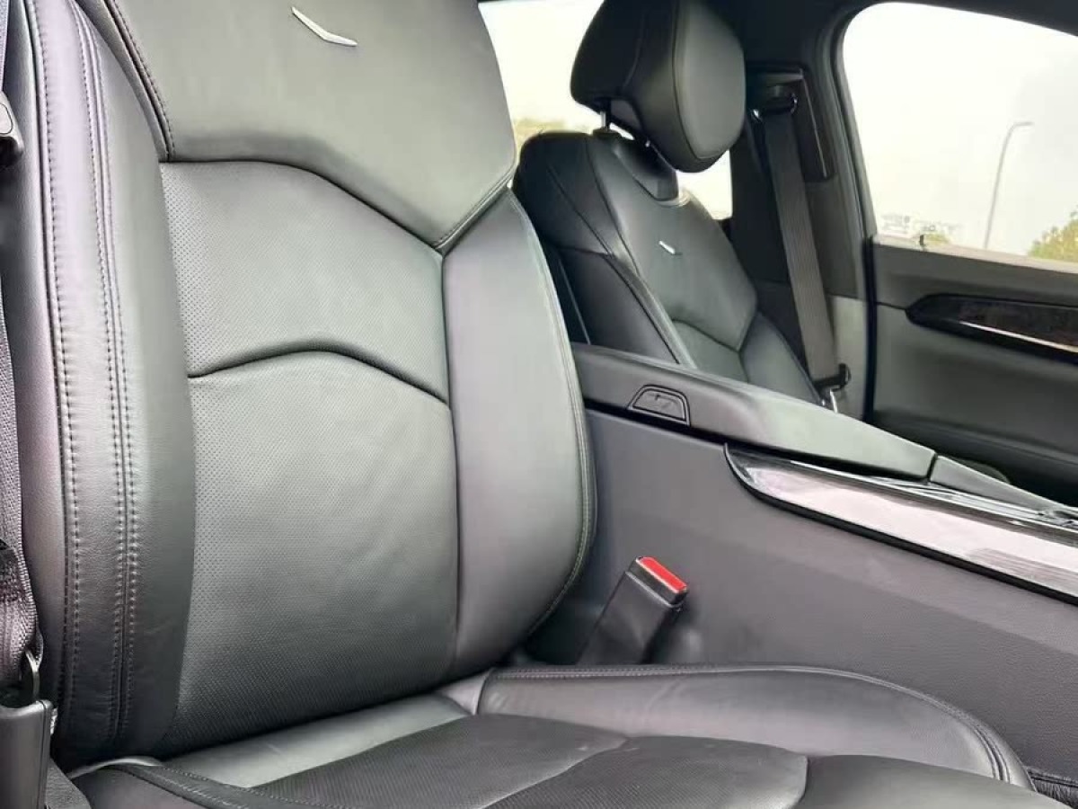 凱迪拉克 CT6  2017款 28T 豪華型圖片
