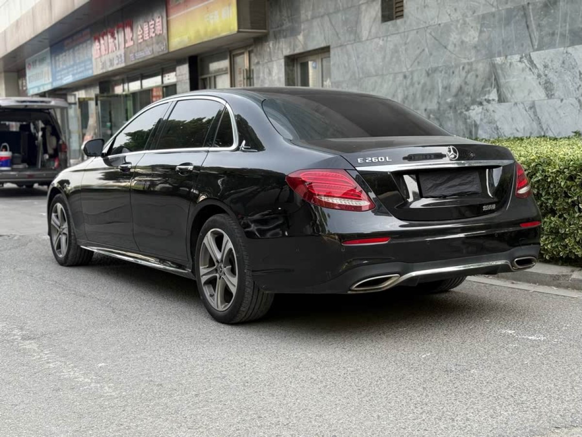 奔馳 奔馳E級  2019款 E 260 L 運(yùn)動型圖片