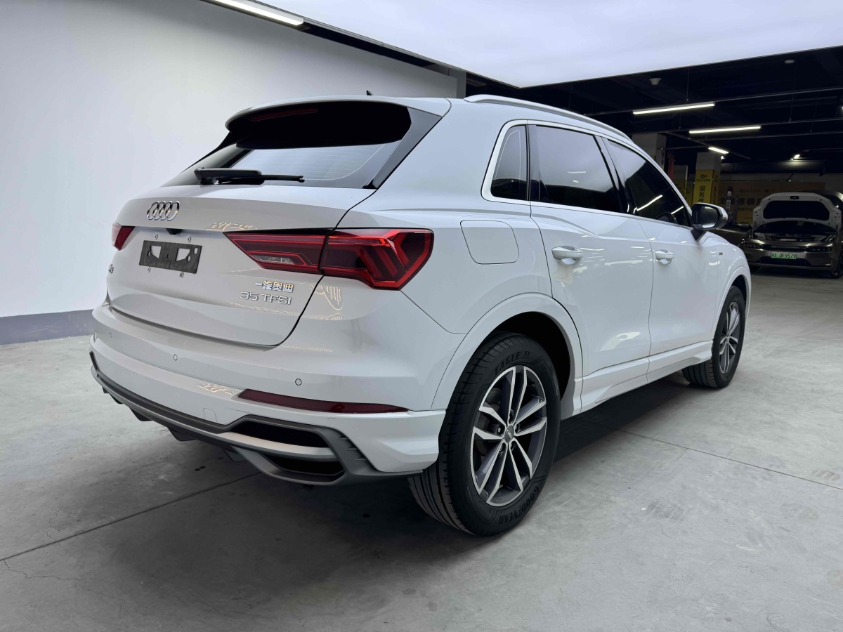 奧迪 奧迪Q3  2024款 35 TFSI 進(jìn)取動(dòng)感型圖片